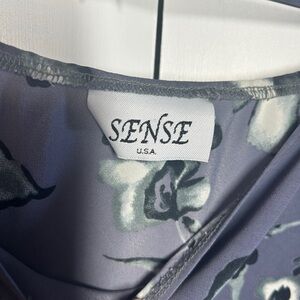 Sense
Floral Gray-Blue Skirt
